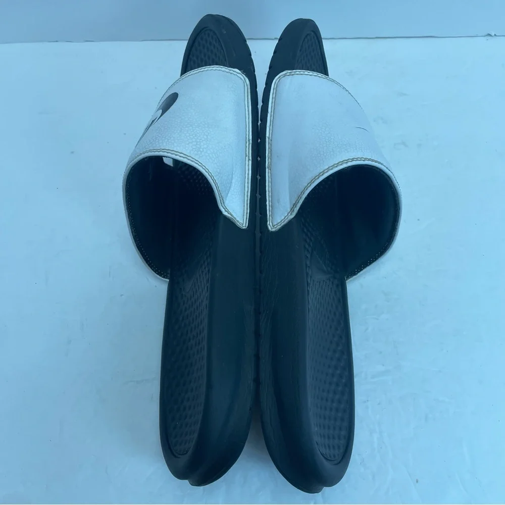 Nike Men's Benassi Slides Size 13 Slide Sandals Iconic Nike Swoosh Black/White